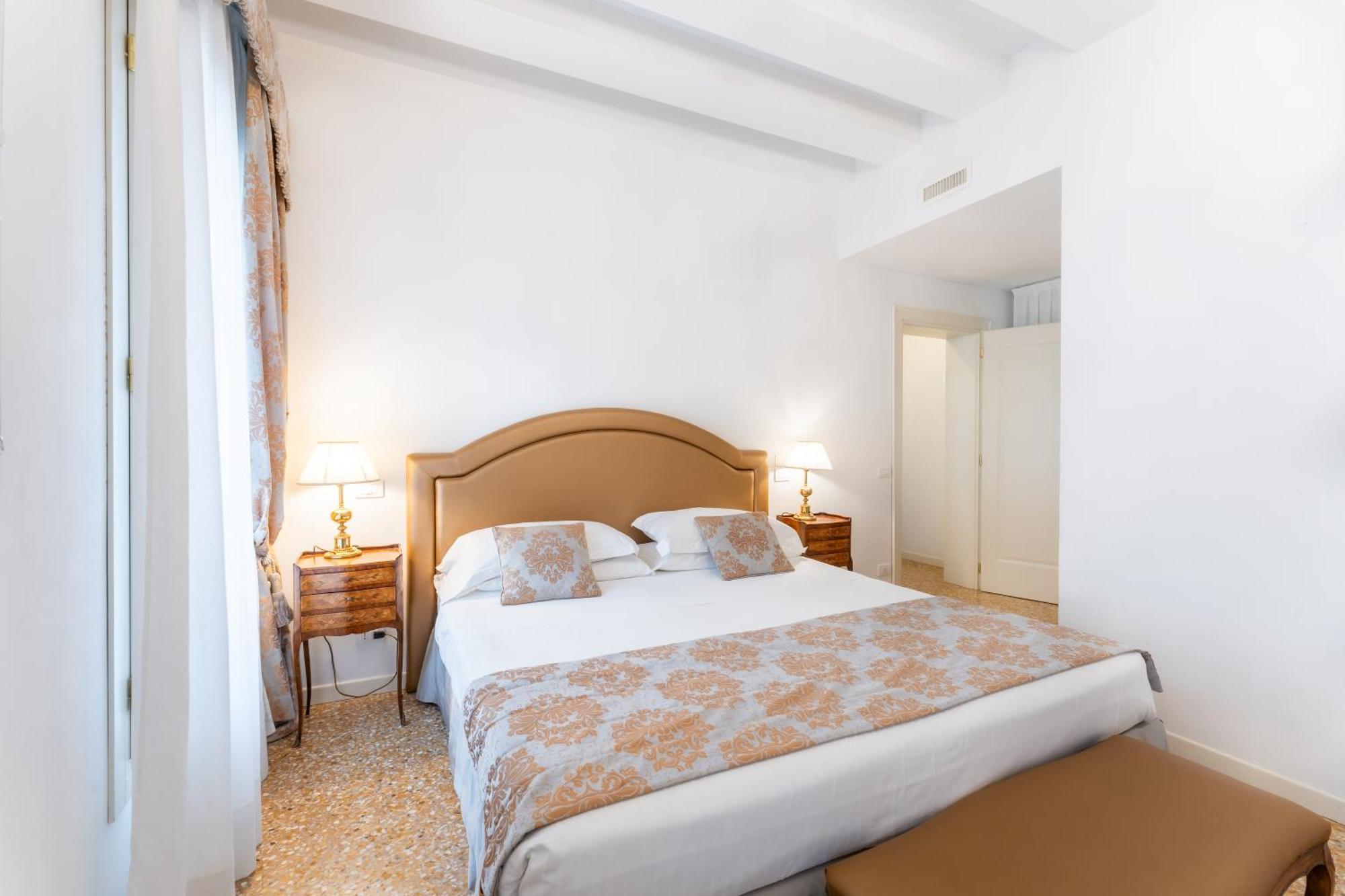 San Teodoro Palace - Luxury Apartments Velence Kültér fotó